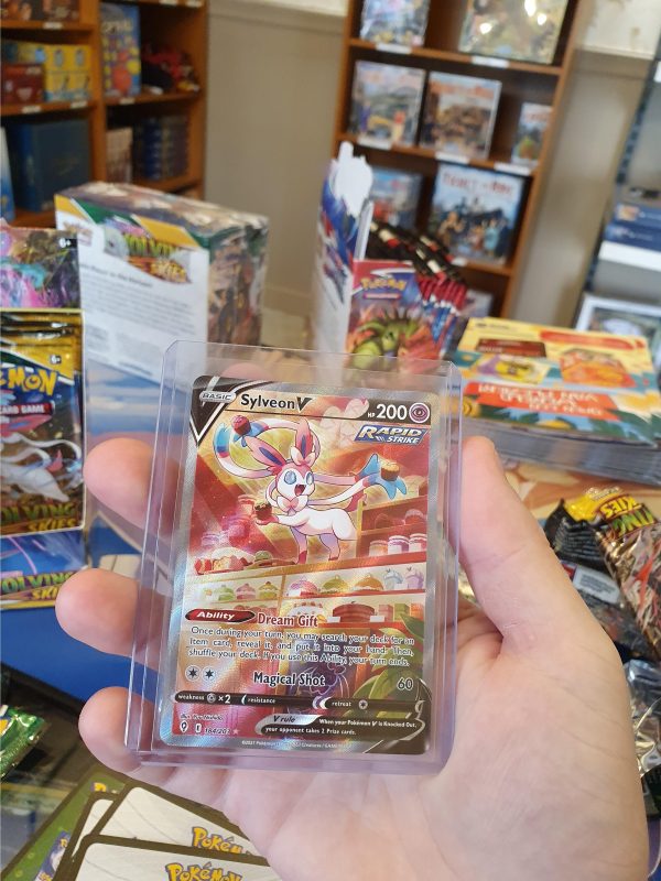 Evolving Skies Booster Box Pulls