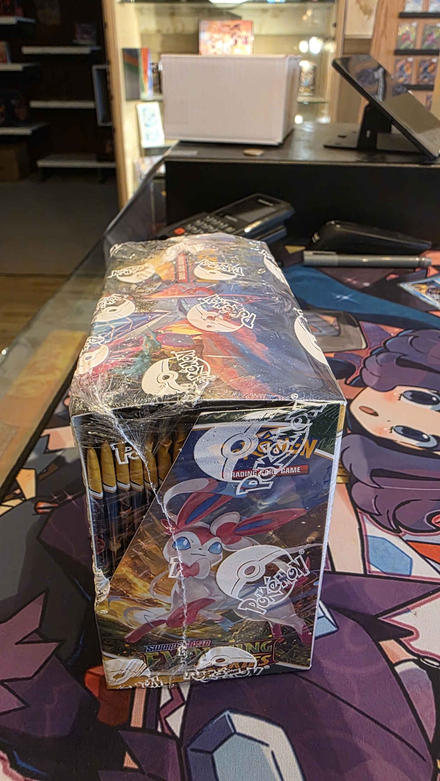 Pokemon Sword and Shield Evolving Skies booster box - eigen foto